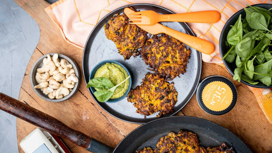 Gemüsepuffer mit Avocado-Mango-Dip