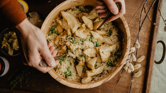 Nudelsalat mit Artischocken, Erbsen und Parmesan