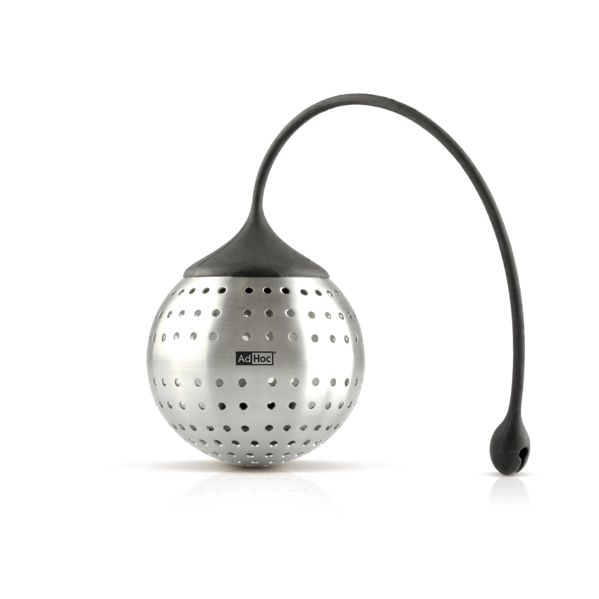 Spice Bomb Gewürzfilter von Adhoc: Runder Metall-Teefilter mit Löchern, schwarzem Silikongriff.