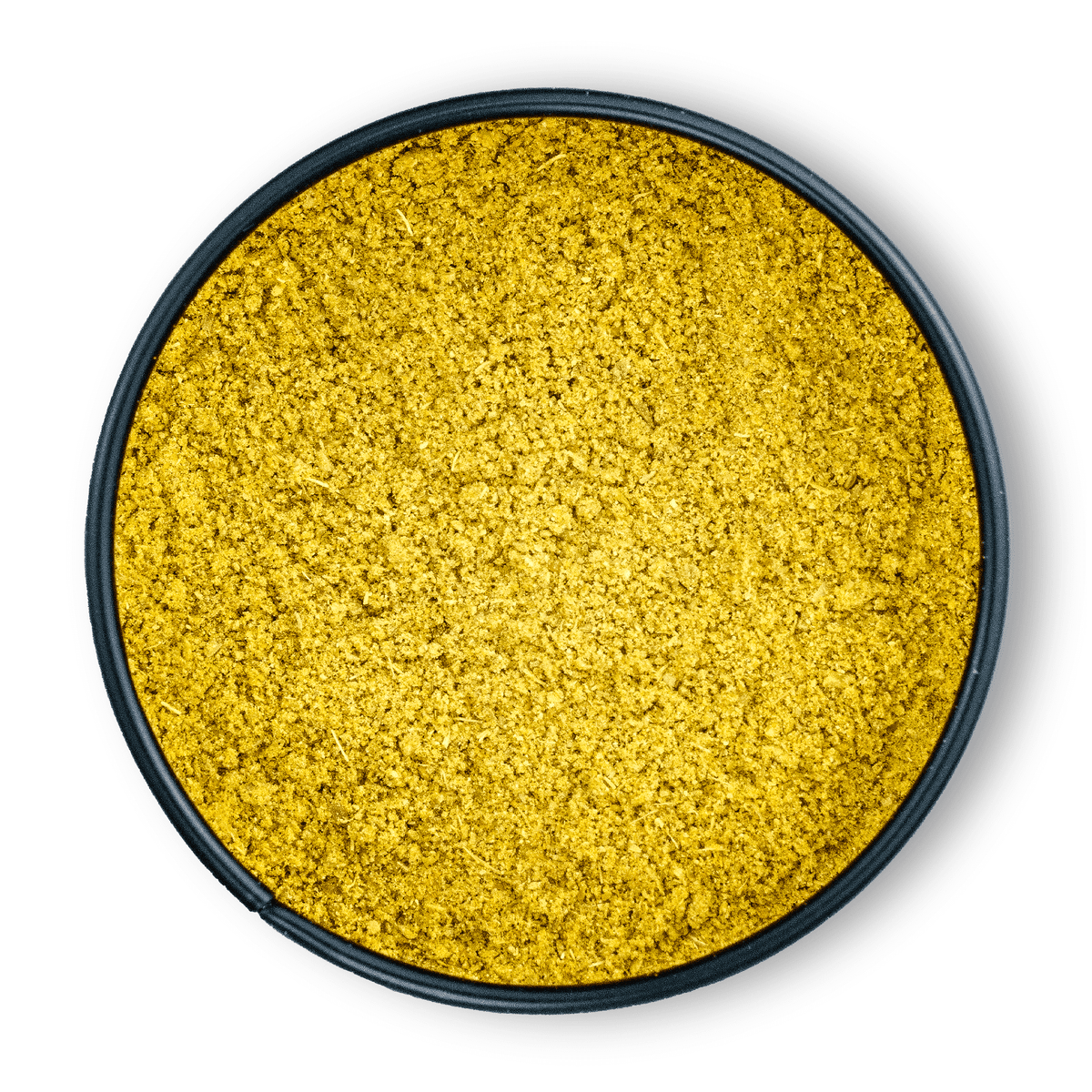 Runde schwarze Dose mit leuchtend gelbem Bio Ayurveda Magic Dal, Draufsicht auf weißem Hintergrund.