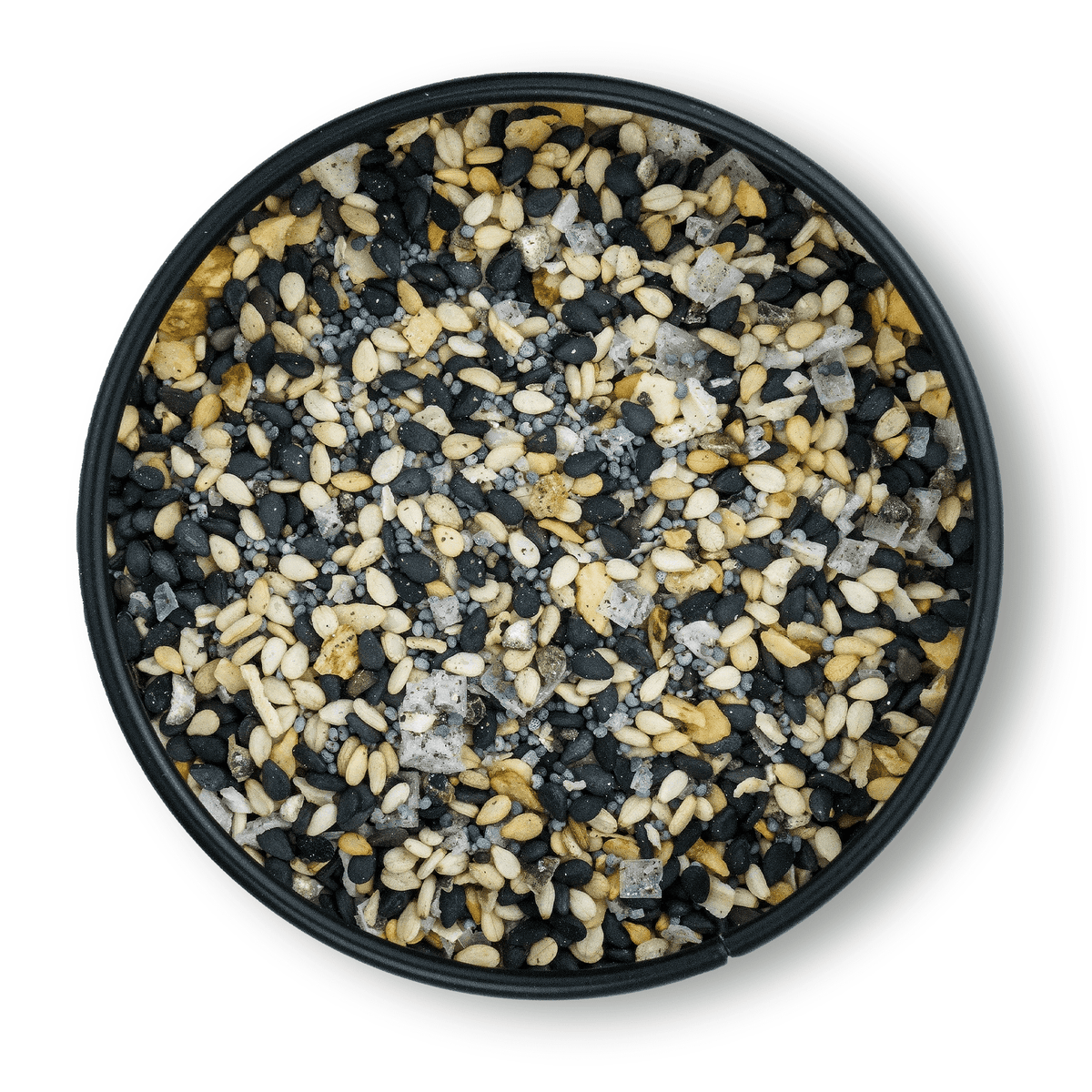 Schwarze Schale mit Bio Bagel Gewürz, schwarze und weiße Sesamsamen, grobes Salz, Draufsicht.