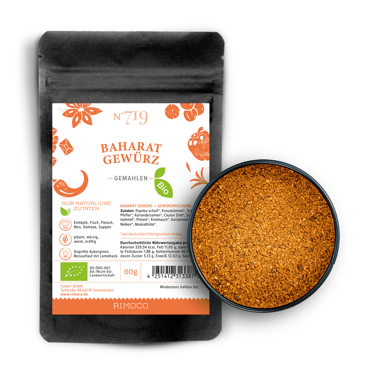 Schwarze Packung Bio Baharat Gewürz neben einer Schale mit orange-braunem, gemahlenem Gewürz.