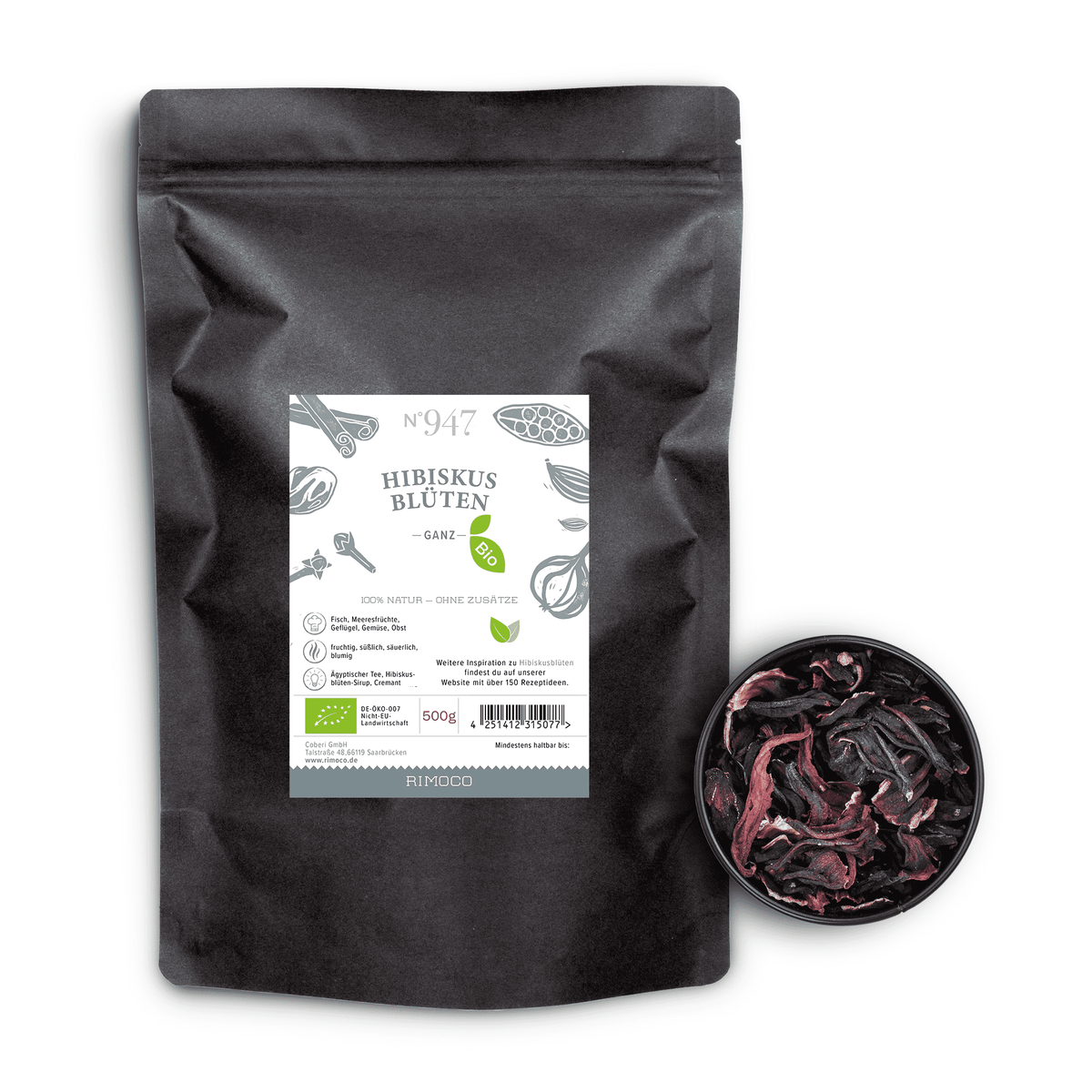 Schwarze Tüte mit Aufschrift Bio Hibiskusblüten ganz neben einer Schale getrockneter Hibiskusblüten.