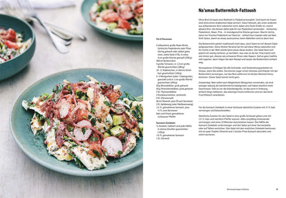 Grüner Teller mit Buttermilch-Fattoush, Radieschen und knusprigem Pita. Geschenkset Palästina sichtbar.