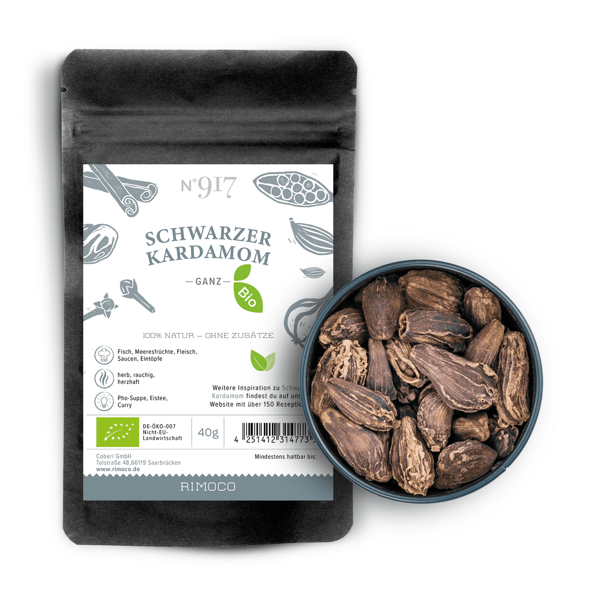 Bio Schwarzer Kardamom Packung neben einer Schale mit ganzen schwarzen Kardamomkapseln.
