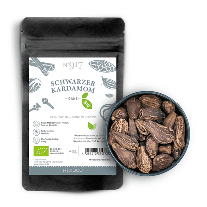 Bio Schwarzer Kardamom Packung neben einer Schale mit ganzen schwarzen Kardamomkapseln.