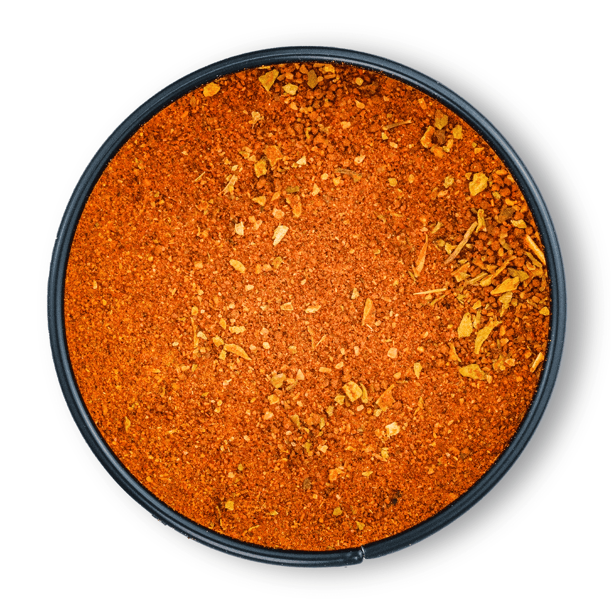 Runde schwarze Schale mit orange-rotem, grobem Bio Wok Gewürz von oben auf weißem Hintergrund.